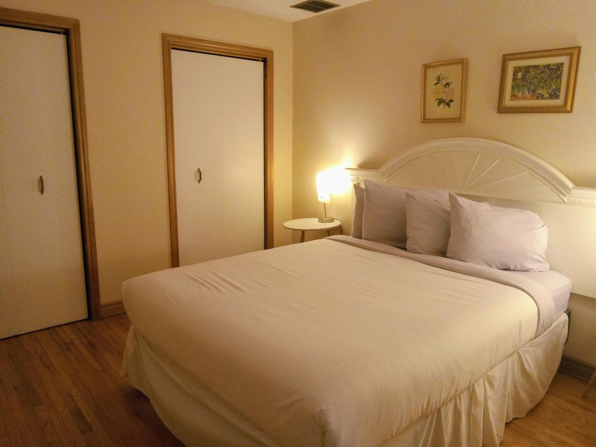 Wolfe Island Hotel Marysville