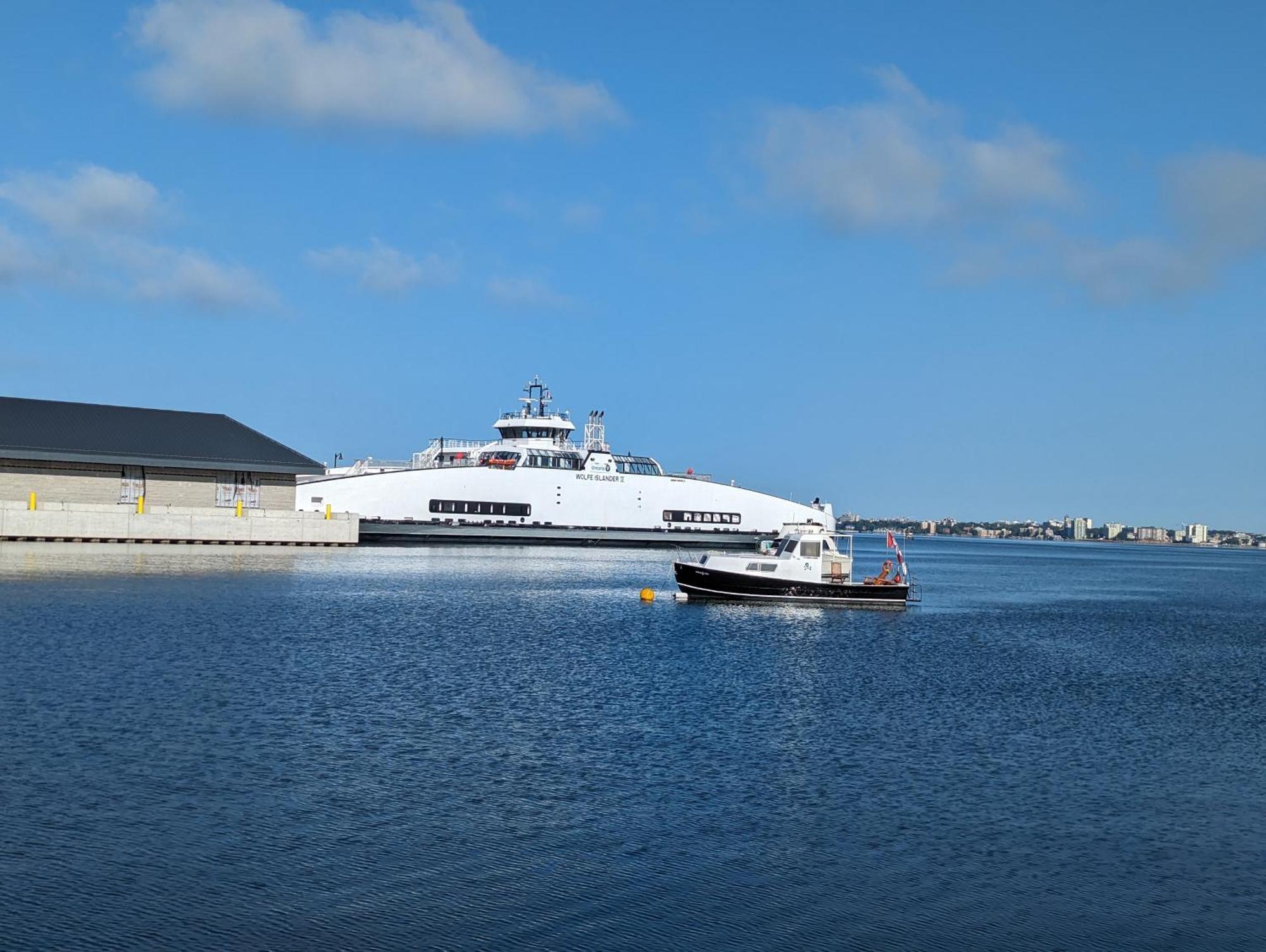 Wolfe Island Hotel