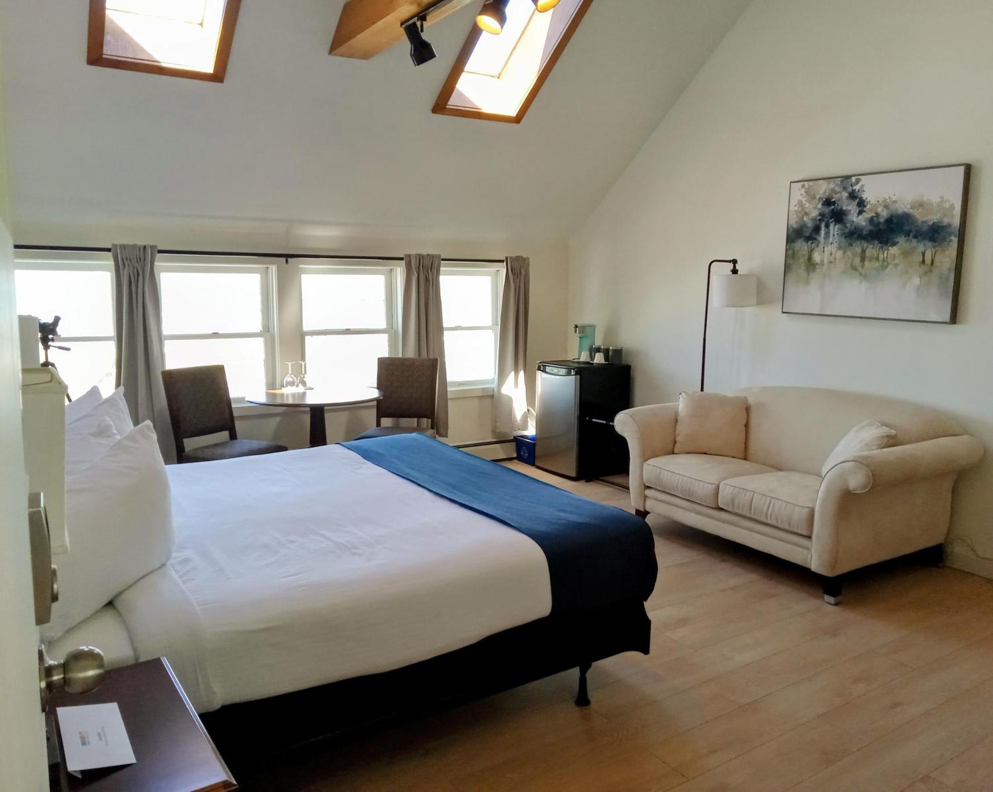 Wolfe Island Hotel Marysville